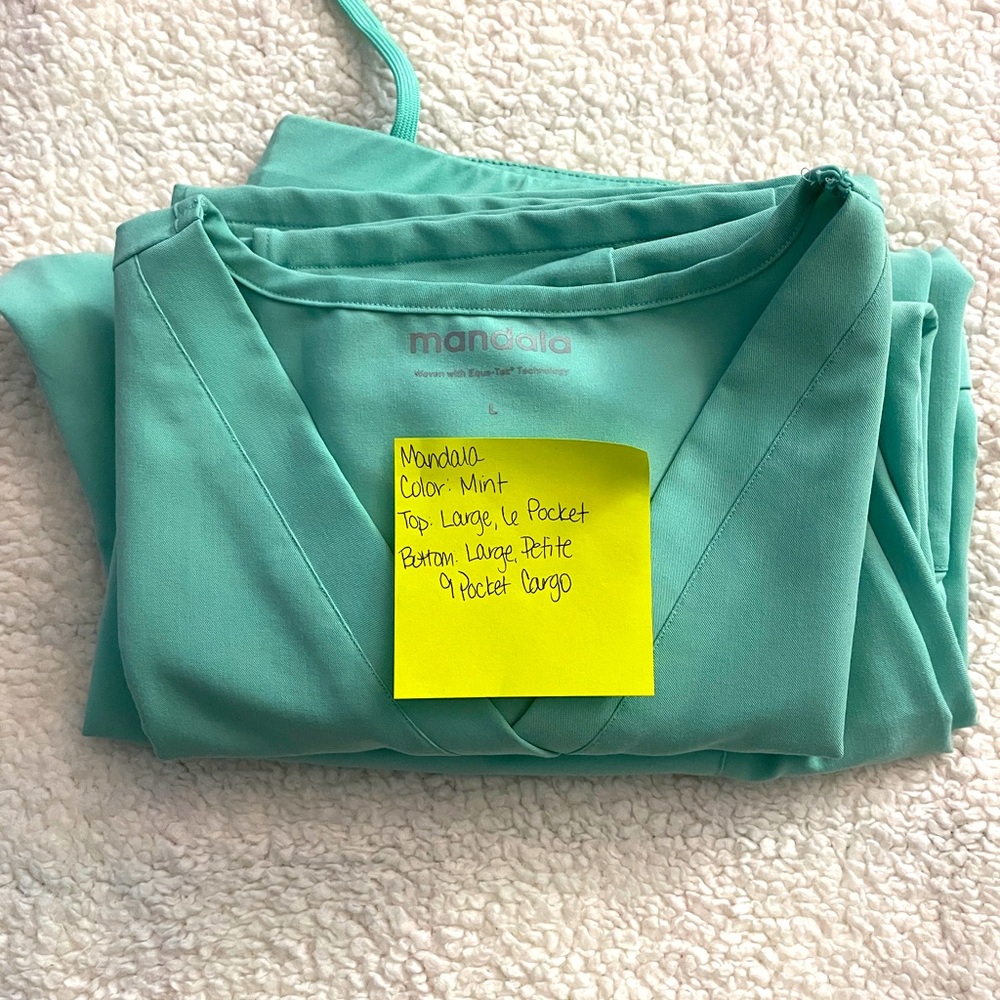 Mandala Mint Scrub Set